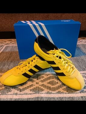 adidas TOKYO Women’s Yellow Sneakers with Black Three Stripes